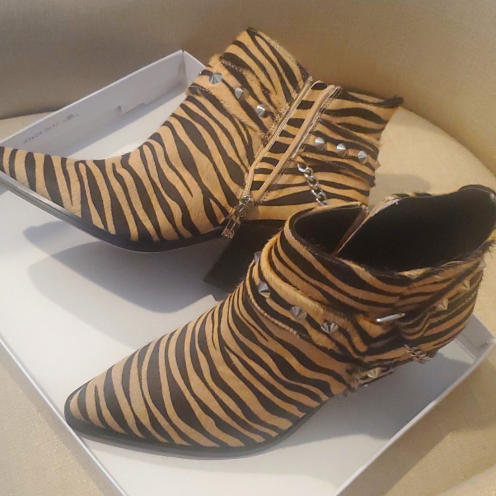 Jessica Simpson zebra booties